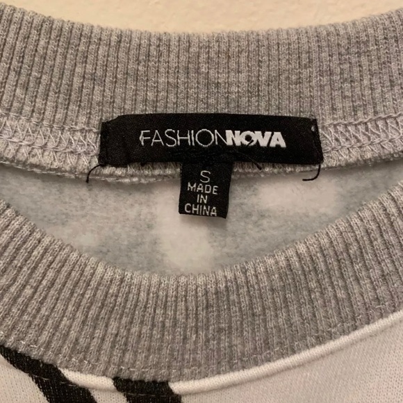 NWOT FASHION NOVA Graphic Crewneck Sweater - Picture 5 of 6